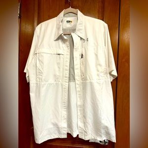 Under Armour men’s M loose fit, short sleeve, button down, cruise wear, summer!